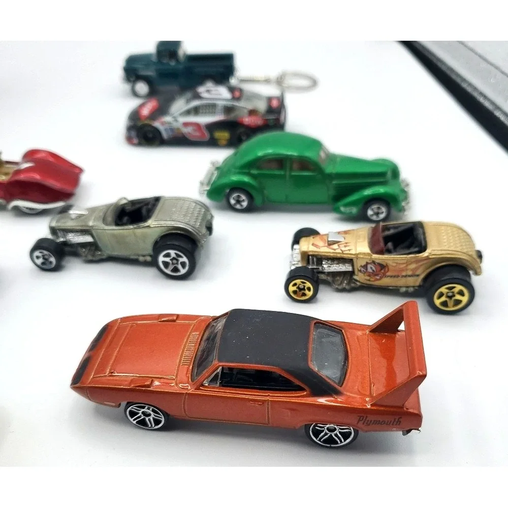 HOT WHEELS PLYMOUTH SUPERBIRD 2 DR‎  Chevy Step 55 Kinsmart Keychain Lot  14 pcs